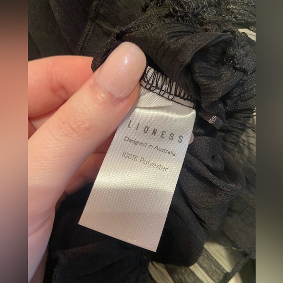 Lioness Sheer Black Top - Picture 4 of 5